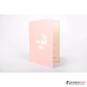 Baby Mädchen sitzend im Kinderwagen - Kartenfarbe Rosa - 15 x 20 cm