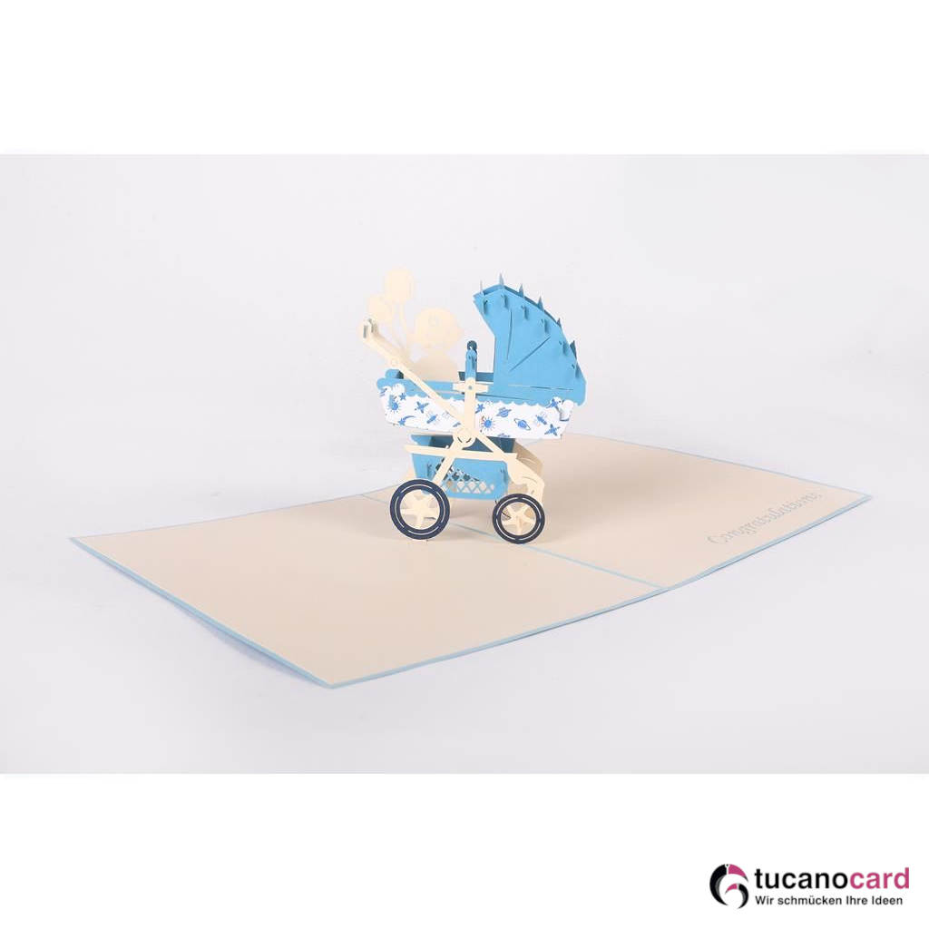 Baby Junge sitzend im Kinderwagen - Kartenfarbe Blau - 15 x 20 cm
